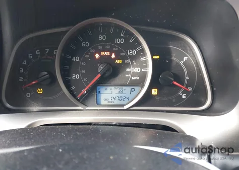 2015 Toyota Rav4 Xle z USA, uszkodzony, nr VIN JTMRFREVXFD118475